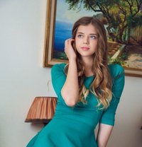Call Girls in Delhi 971121 v I P 3 O48 - escort in New Delhi