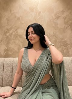 Call Girls in Delhi Escorts Serves - puta in New Delhi Photo 1 of 3