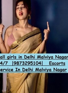 Call Girls in SAKET 98732-VIP-95104 - puta in New Delhi Photo 1 of 1