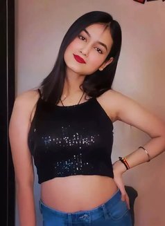 Call Girls in Delhi Shot 2 Ooo Night 6 Ooo - puta in Gurgaon Photo 2 of 5
