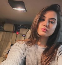Call Girls Noida Escorts (₹9999) Cash Pa - escort in Noida
