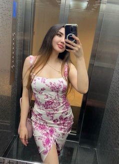Komal Indian 100%genuine high Class girl - puta in New Delhi Photo 4 of 19