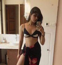 Call Nidhi - escort in Mumbai