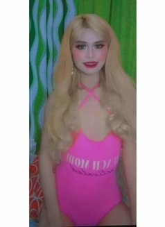Cally Eden - Transsexual escort in Manila Photo 4 of 8