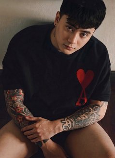Calvin - Male escort in Manila Photo 12 of 15