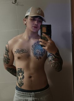 Calvin - Male escort in Manila Photo 13 of 15