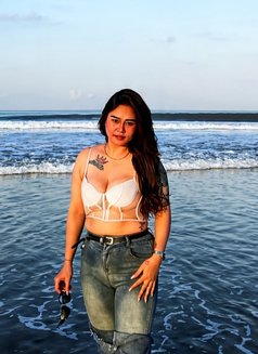 Calysta - escort in Bali Photo 6 of 10