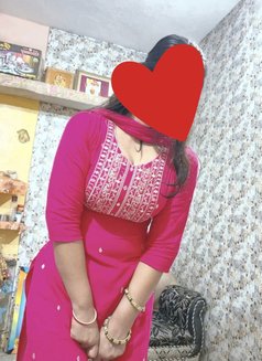 Cam anal Queen - escort in Noida Photo 2 of 3