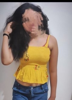 Fully independent girl for cam & meet - puta in Pune Photo 3 of 3