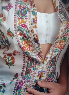 Cam and Meet Service Available - Acompañantes transexual in Kolkata Photo 1 of 9