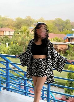 Kavya Cam and real meet available - escort in Bangalore Photo 1 of 3