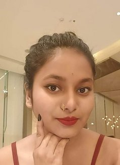 Radhika indipendent & meet webcam - escort in Mumbai Photo 1 of 1