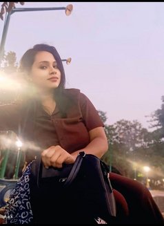 Cam Available Right Now - puta in Indore Photo 1 of 2