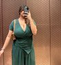 Cam girl - puta in Gurgaon Photo 4 of 4