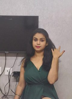 Cam - escort in Chandigarh Photo 1 of 2