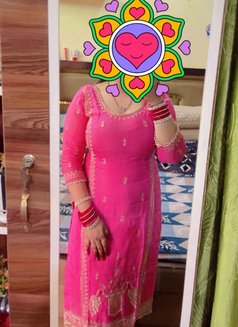 Cam /Meet - escort in New Delhi Photo 4 of 11