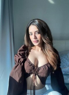 Cam & meet & GFE - escort in Mumbai Photo 3 of 3