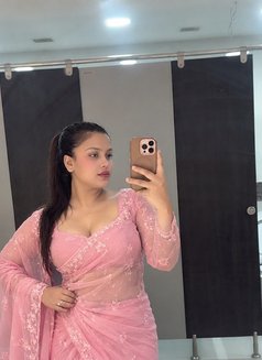 Cam & Meet & Gfe - escort in Mumbai Photo 1 of 3