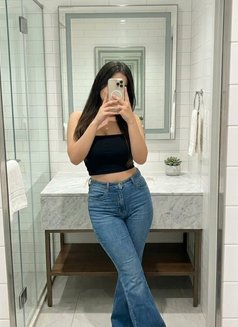 Cam & Meet & Gfe - puta in Mumbai Photo 1 of 4