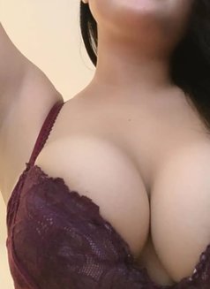 Cam & Meet - escort in Kolkata Photo 3 of 6