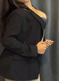 Video call service and Meet - escort in Kolkata Photo 3 of 5