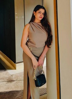 Your Ultimate GFE Companion - puta in Hyderabad Photo 3 of 4