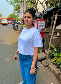 Cam & Real Meet Independent Girl🥰🥰 - puta in Mumbai Photo 3 of 4