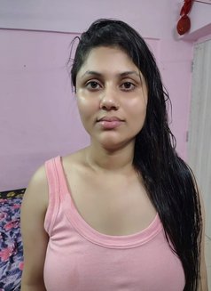 Cam & Real Meet Independent Girl🥰🥰 - puta in Mumbai Photo 4 of 4
