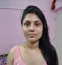 Cam & Real Meet Independent Girl🥰🥰 - puta in Mumbai Photo 4 of 4