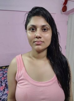 Cam & Real Meet Independent Girl🥰🥰 - puta in Mumbai Photo 1 of 4