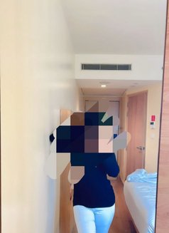 Anuu saw - escort in Bangalore Photo 6 of 13
