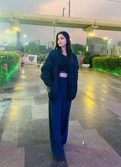 Cam& Real meet,Nisha Independent Girl - puta in Mumbai Photo 4 of 5