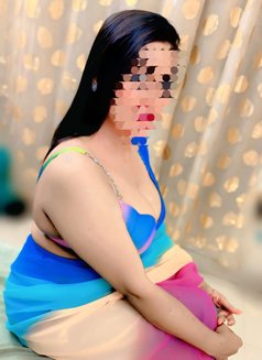 cam service available - escort in New Delhi Photo 2 of 6