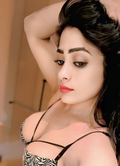 cam service available - puta in New Delhi Photo 1 of 6