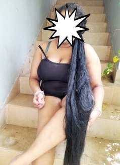 Cam Service. Full Service Escort - puta in Colombo Photo 1 of 2