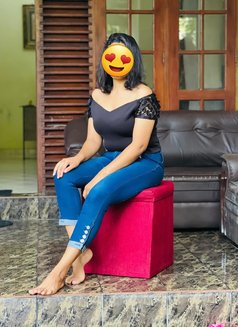 Cam Service & (Meet)full Service - escort in Colombo Photo 2 of 2