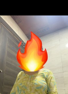 Cam Session and Real Meet Available - puta in New Delhi Photo 4 of 4