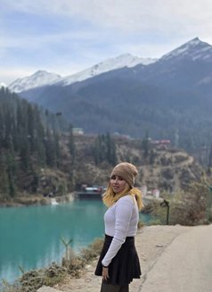 Cam session and reels meet - escort in Kolkata Photo 5 of 7