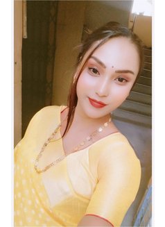 Cam session available - puta in Kolkata Photo 2 of 3