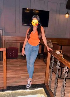 I'm aliya for Private Meet & Cam - puta in Mumbai Photo 2 of 5