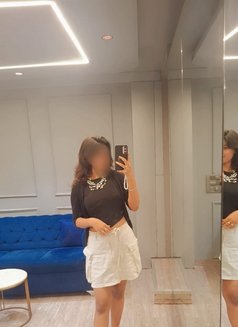 cam session🥂🍾 & Real meet - escort in Bangalore Photo 2 of 5