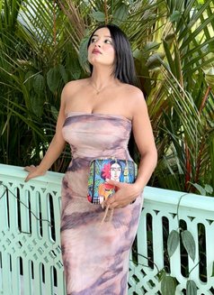 Only cam session available - escort in Kochi Photo 1 of 3