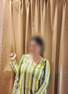 ️❣️cam session with face & real meet❣️ - escort in Hyderabad Photo 1 of 3