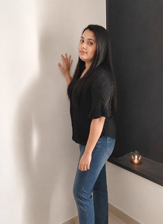 Cam show 🥰 and meet Available 🥀 - puta in Kochi Photo 2 of 2