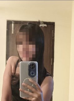 Cam show and meet - escort in Hyderabad Photo 1 of 3