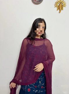 Cam show and meet - escort in Chennai Photo 2 of 2
