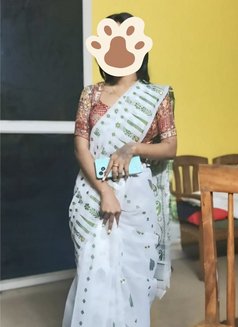 CAM SHOW And Real Meet (GFE & PSE) - puta in Chennai Photo 5 of 9