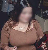 Neha (Cam session and Meet ) - puta in Chennai