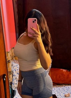 Cam show available 1500 full nude 10 min - puta in Gurgaon Photo 2 of 2