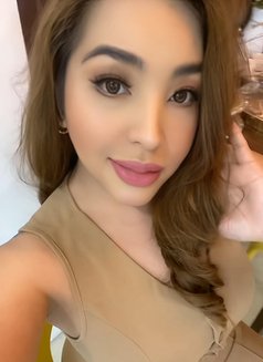 Cam show available - Transsexual escort in Mumbai Photo 12 of 16